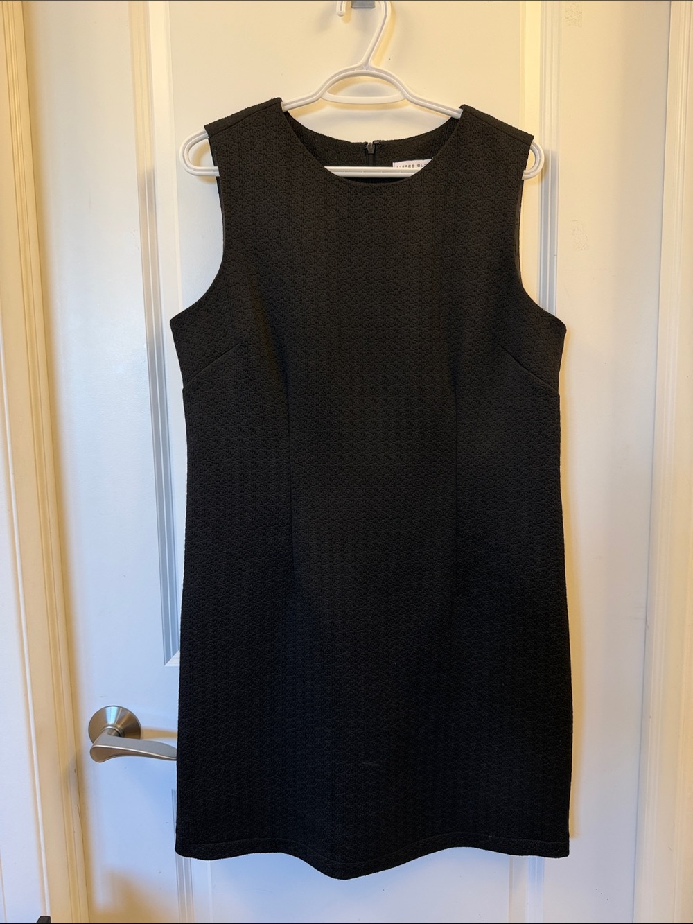 ALFRED SUNG Black Sleeveless Textured Shift Dress
